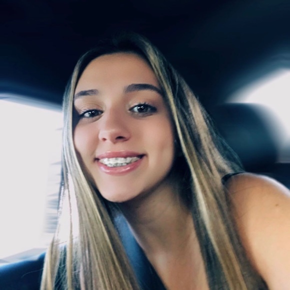 Meet your Posher, Julia - Picture 1 of 1